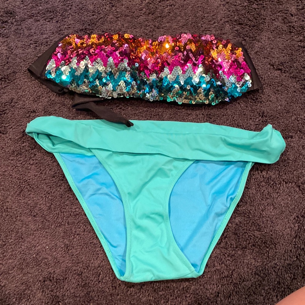 Tube top bikini